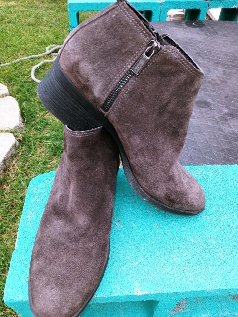 Kenneth Cole Dara Ankle Boot Size 9